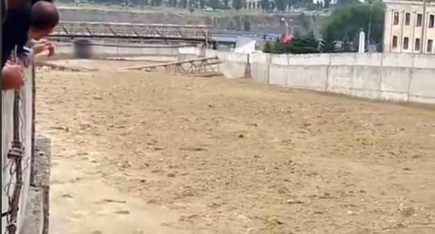 Сход селя в Тырныаузе Фото  © Скриншот из видео в инстаграме instagram.com/amina_emkuzh