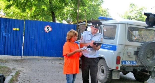 Участник акции дольщиков ростовского жилого комплекса "Баррикадная". Июль 2017 г. Фото Константина Волгина для "Кавказского узла"