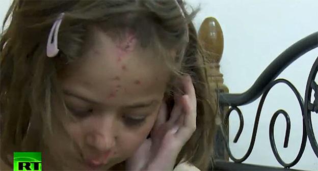 Девочка, найденная в иракском Мосуле. Фото: Стоп-кадр видео RT, https://russian.rt.com/world/article/420035-maryam-mosul-materi-irak-priut 