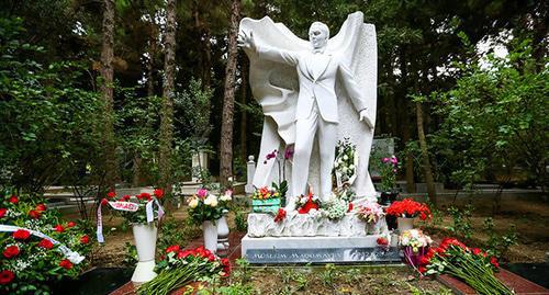 Памятник Муслиму Магамаеву. 17.09.17  Фото Азиза Каримова для "Кавказского узла"