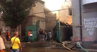 Пожар в частном секторе Ростова-на-Дону, 21 августа 2017 г. Фото пользователя Ростов-на-Дону Главный https://www.youtube.com/watch?v=NMFGONr9l1Q