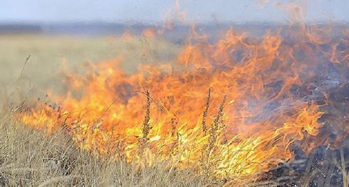 Пожар. Фото http://www.riadagestan.ru/news/security/mchs_chrezvychaynaya_pozharoopasnost_ozhidaetsya_na_bolshey_chasti_territorii_dagestana/