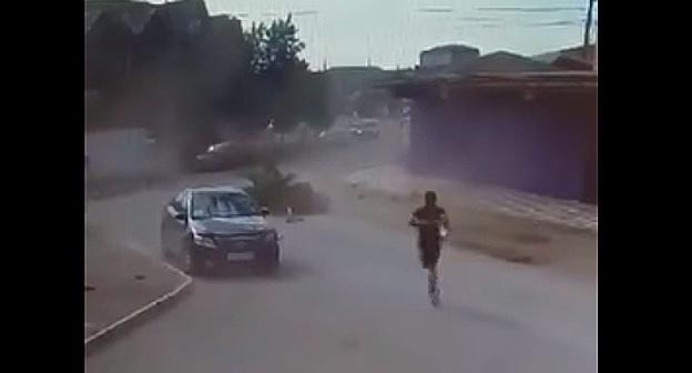 Момент ДТП. Фото Скриншот видео https://www.youtube.com/watch?v=Jr_nG0AUoVs