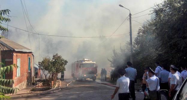 Сотрудники полиции на месте пожара в Ростове-на-Дону, 21 августа 2017 г. Фото Константина Волгина для "Кавказского узла"