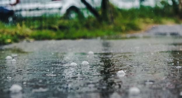 Ливень и град. Фото Елены Синеок, Юга.ру