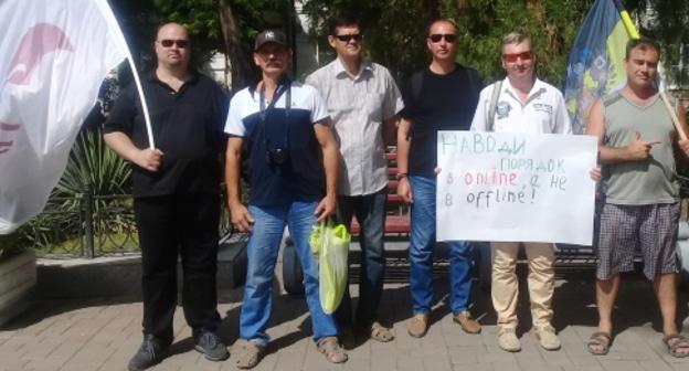 Участники пикета в Астрахани,  26.08.2017. Фото: Елена Гребенюк для "Кавказского узла".
