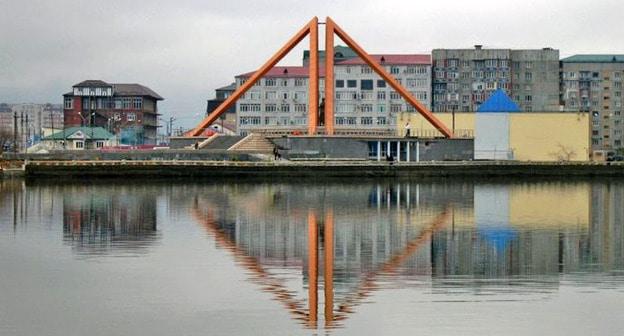 Вид на парк Ак-Гёль. Махачкала. Фото https://mkalatour.ru/photos/photo15.html