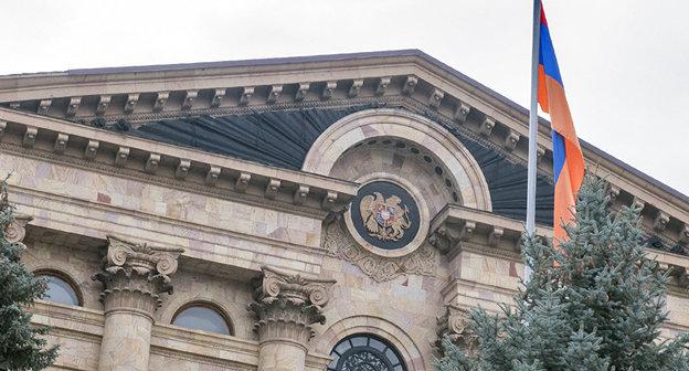 Здание парламента Армении. Фото © Sputnik/ Асатур Есаянц
https://ru.armeniasputnik.am/incidents/20170905/8533737/sledstvie-armenii-uznalo-podrobnosti-lozhnogo-zvonka-o-bombe-v-parlamente.html