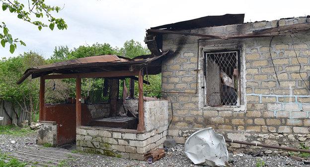 разрушенной дом в Агдамском районе Азербайджана. Фото © Sputnik / Murad Orujov
 https://ru.sputnik.az/karabakh/20170830/411639689/karabah-obstrel-pulemety-okkupirovannye-zemli.html