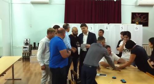 Конфликт на избирательном участке №213 в Тахтамукайском районе Адыгеи. Скриншот с видео https://www.youtube.com/watch?v=y7EqRHjyBR0
