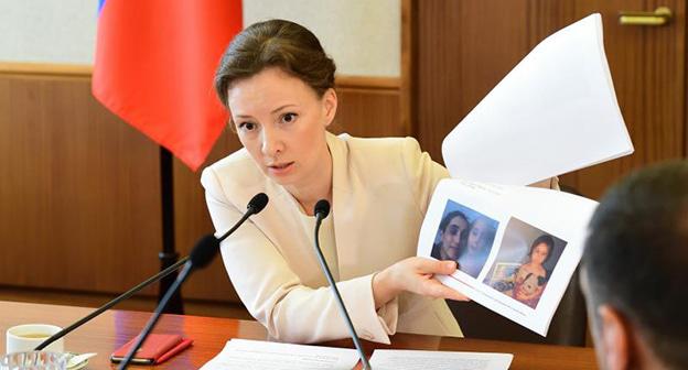 Уполномоченная по правам ребенка в России Анна Кузнецова. Фото http://www.deti.gov.ru/display.php?id=7736