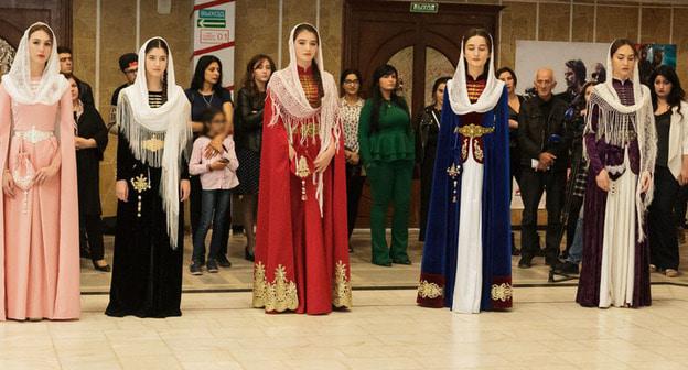 Показ черкесского костюма в Нальчике 27 сентября 2017 год. Фото: Луиза Оразаева для "Кавказского узла".