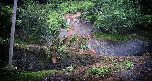 Оползень в Кобулетском районе. Аджария. Фото https://sputnik-georgia.ru/incidents/20160925/233299023/Opolzen-soshel-v-neskolkih-selah-v-gorah-Adzharii.html