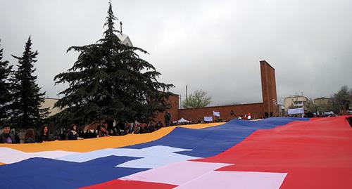 Двадцатиметровый флаг Нагорного Карабаха. Фото Алвард Григорян для "Кавказского узла"