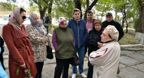 Участники акции в память о жертвах Холокоста, Черкесск, 28 сентября 2017 года. Фото Владимира Древинского