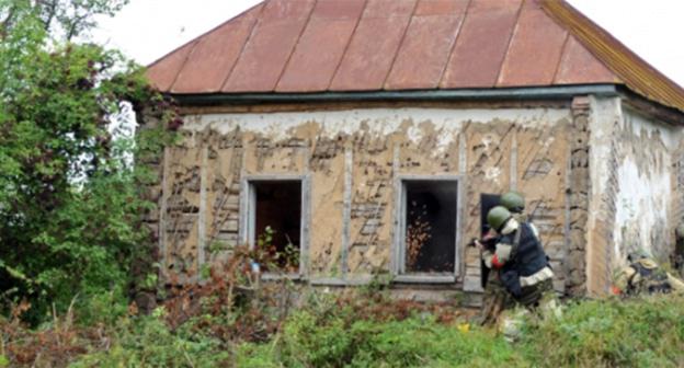 Спецоперация в Дагестане. Фото Фото http://nac.gov.ru/antiterroristicheskie-ucheniya/provedeny-taktiko-specialnye-ucheniya.html