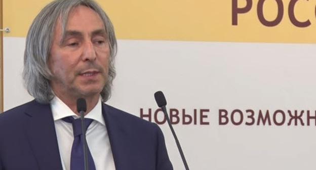 Умар Джабраилов. Кадр из видео "Моя Столица" https://www.youtube.com/watch?v=g8_nNnME1co