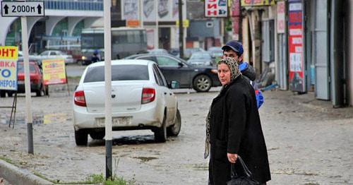Жители Хасавюрта на улицах города. Дагестан. Фото Магомеда Магомедова для "Кавказского узла"