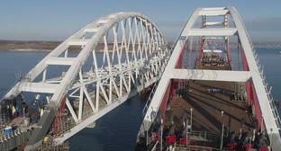 Строительство Крымского моста. Фото http://www.most.life/novosti/novosti/morskaya-operaciya-po-ustanovke-avtodorozhnoj-arki-krymskogo-mosta-zaversh/