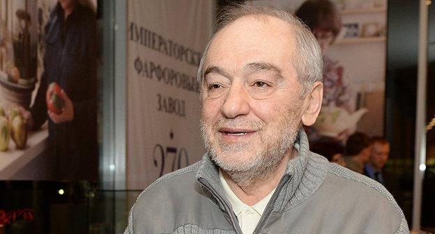 Левон Айрапетян. Фото © Sputnik/ Екатерина Чеснокова
https://ru.armeniasputnik.am/incidents/20171018/9092961/umer-rossijskij-biznesmen-i-izvestnyj-mecenat-levon-ajrapetyan.html