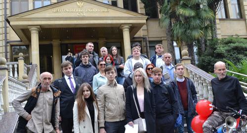 Общественность в ожидании суда. Фото Светланы Кравченко для "Кавказского узла"