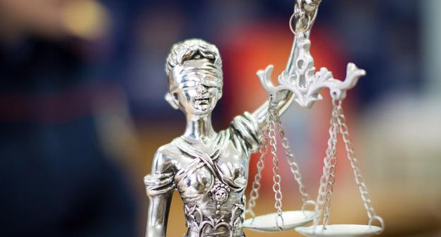Фигурка Фемиды. Фото Елены Синеок, Юга.ру