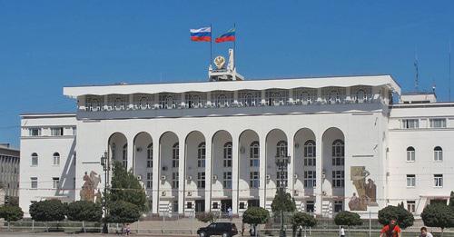Здание парламента Дагестана. Фото: Котомкина https://ru.wikipedia.org