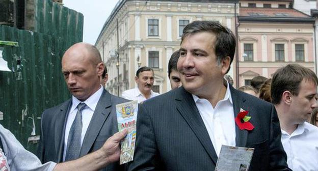 Михаил Саакашвили (справа). REUTERS/Vitaliy Hrabar