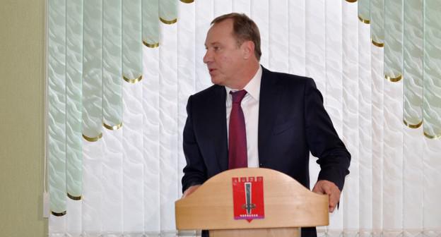 Руслан Тамбиев на заседании гордумы Черкесска. 27 октября 2017 года. Фото: официальный сайт мэрии Черкесска cherkessk09.ru