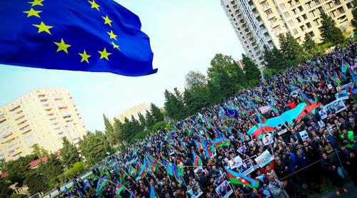 Около 1000 человек пришли на митинг против коррупции в Баку. 28 октября 2017 года. Фото Азиза Каримова для "Кавказского узла".