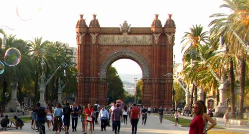 Триумфальная арка в Барселоне. 14 октября 2017 года. Фото Юлии Кашеты для "Кавказского узла".