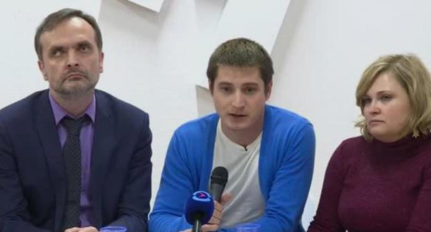 Елена Милашина, Максим Лапунов, Игорь Кочетков (справа налево). Фото: RFE/RL