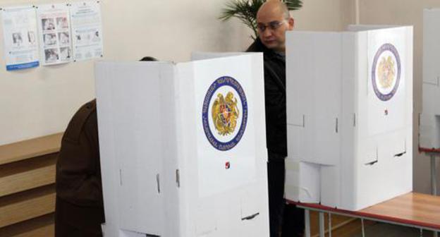 Кабины для голосования в Армении. Фото Тиграна Петросяна для "Кавказского узла"