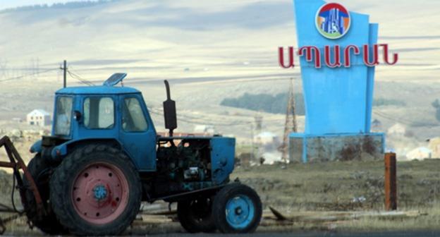 На въезде в Апаран. Фото Тиграна Петросяна для "Кавказского узла".