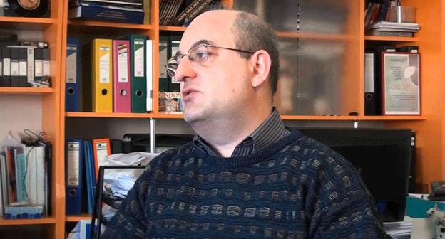 Политтехнолог Армен Бадалян. Кадр из видео пользователя 
RegionCenterArmenia
 https://www.youtube.com/watch?v=meVeIS9rOx0