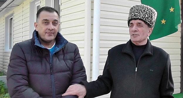 Руслан Гвашев (справа). Фото Анны Грицевич для "Кавказского узла"