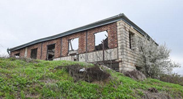 Брошенный дом в селе Чарыглы. Фото © Sputnik / Murad Orujov
https://ru.sputnik.az/karabakh/20171111/412709283/obstrel-karabah-pulemety-okkupirovannye-rajony.html