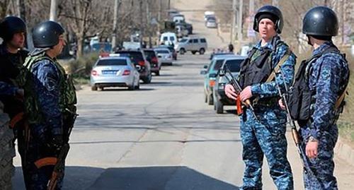 Контрольный пункт правоохранителей в Чечне. Фото http://runews24.ru/incidents/19/11/2017/504ef805373ef75bb44b7d46281fce0f