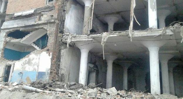 Демонтаж здания на территории краснодарского хладокомбината. Краснодар, 16 ноября 2017 г. Фото: ГУ МЧС по Краснодарскому краю