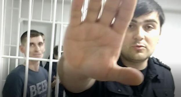 Владимир Корбаков (слева) в зале суда. Фото Светланы Кравченко для "Кавказского узла"