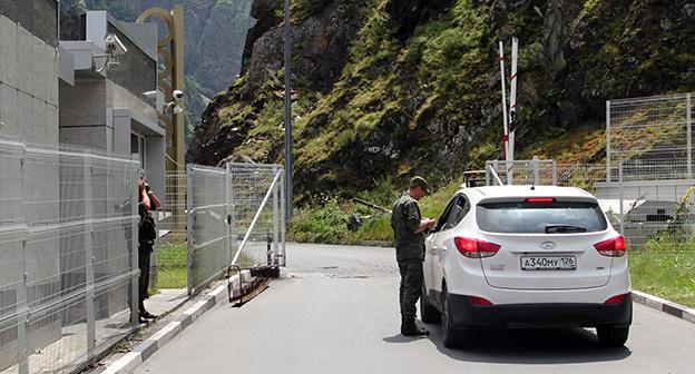 КПП "Верхний Ларс". Фото Алана Цхурбаева для "Кавказского узла" 