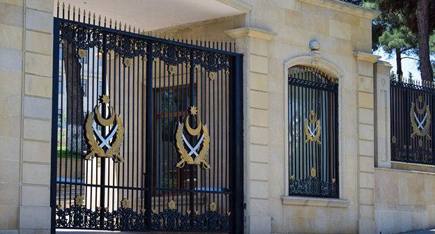 Министерство обороны Азербайджана Фото © Спутник / Анар Мустафаев
https://sputnik.az/karabakh/20171114/412739000/cebhede-ateshkes-pozulub.html