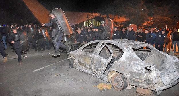 Полиция наводит порядок на улицах Батуми после погромов. 12 марта 2017 года. Фото © PHOTO BY SEYRAN BAROYAN https://sputnik-georgia.ru