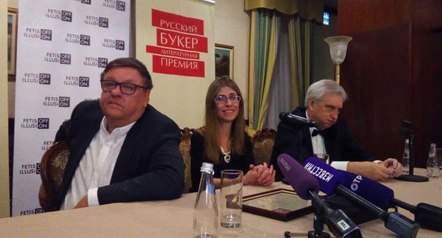 Петр Алешковский, Александра Николаенко, Игорь Шайтанов (слева направо). Фото Веры Жердевой для "Кавказского узла"