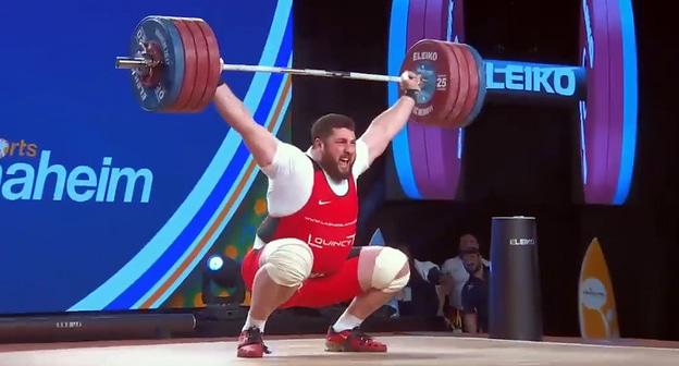 Лаша Талахадзе Фото стоп-кадр видео
International Weightlifting Federation https://www.facebook.com/pg/iwfnet/videos/