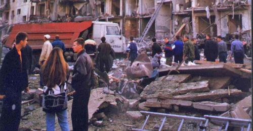 Последствия взрыва жилого дома в Волгодонске. 16 сентября 1999 г. Фото: общественное достояние https://ru.wikipedia.org