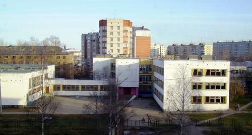 Школьное здание. Фото https://ru.wikipedia.org/wiki/Школа#/media/File:School_18_Syktyvkar.JPG