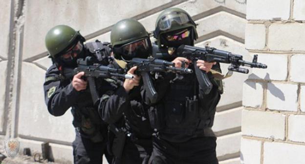 Спецоперация. Фото пресс-службы Национального антитеррористического комитета http://nac.gov.ru/antiterroristicheskie-ucheniya/operativnym-shtabom-nacionalnogo.html