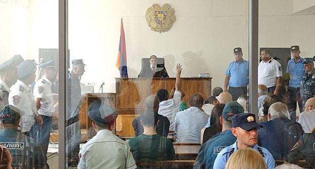 Суд по делу "Сасна Црер". Фото: © Sputnik/ Aram Nersisyan https://ru.armeniasputnik.am/armenia/20170726/8086963/sud-reshil-nakazat-advokatov-sasna-crer.html
