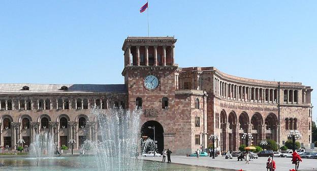 Здание правительства Армении. Фото Rita Willaert - https://ru.wikipedia.org/wiki/Правительство_Армении